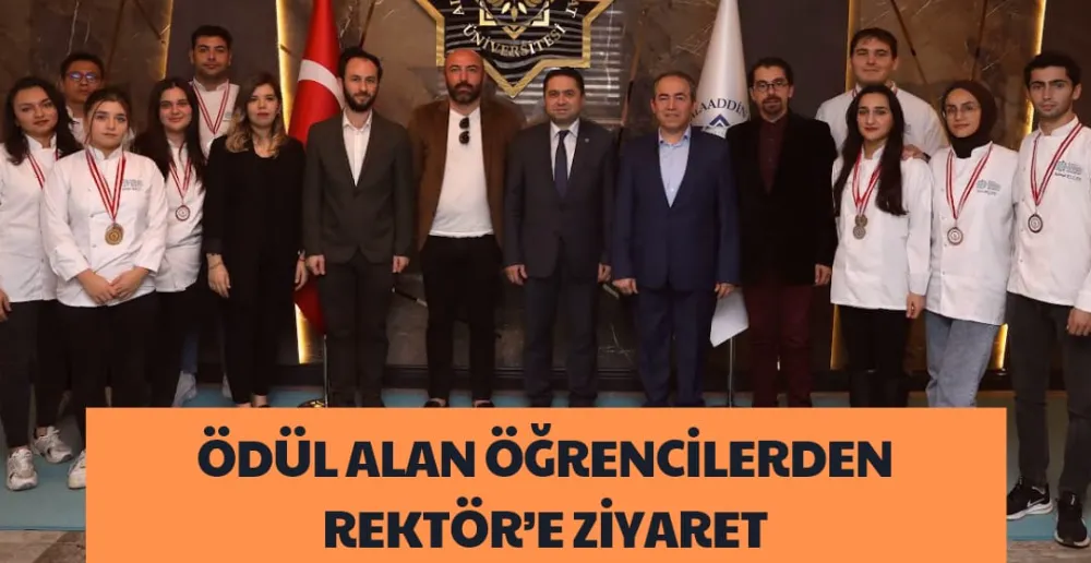 ÖDÜL ALAN ÖĞRENCİLERDEN REKTÖR