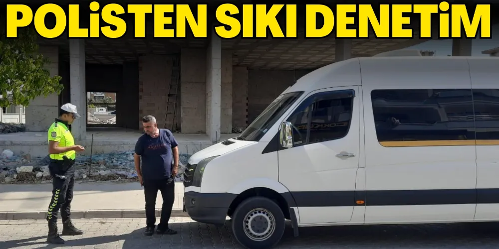 POLİS ÖĞRENCİLERİN YANINDA