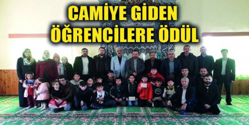 CAMİYE GİDEN ÖĞRENCİLERE ÖDÜL