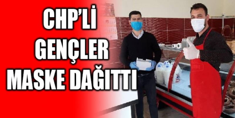 CHP’Lİ GENÇLER MASKE DAĞITTI