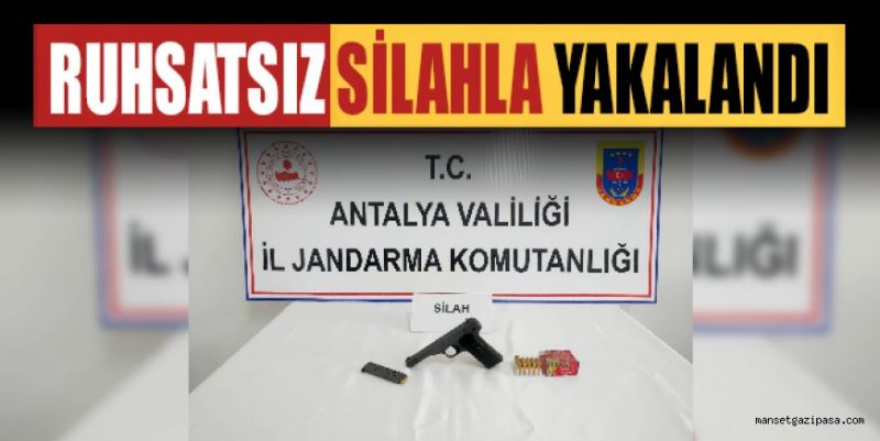 GAZİPAŞA’DA ARANAN KİŞİNİN ÜZERİNDE RUHSATSIZ TABANCA ÇIKTI