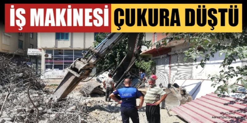 İŞ MAKİNESİ FOSEPTİK ÇUKURUNA DÜŞTÜ