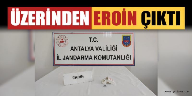 JANDARMA TARAFINDAN ÜZERİ ARANAN ŞAHISIN SİGARA PAKETİNDEN EROİN ÇIKTI