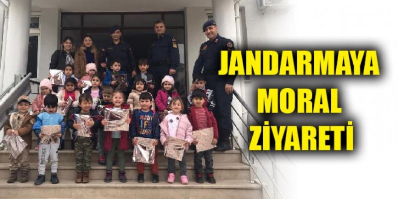 MİNİKLERDEN JANDARMAYA MORAL ZİYARETİ